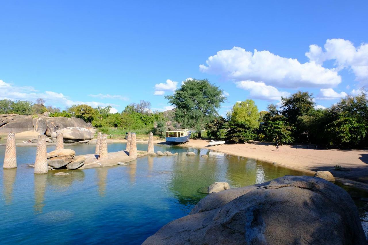Mufasa Eco Lodge Monkey Bay エクステリア 写真