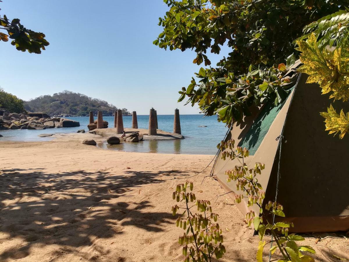 Mufasa Eco Lodge Monkey Bay エクステリア 写真