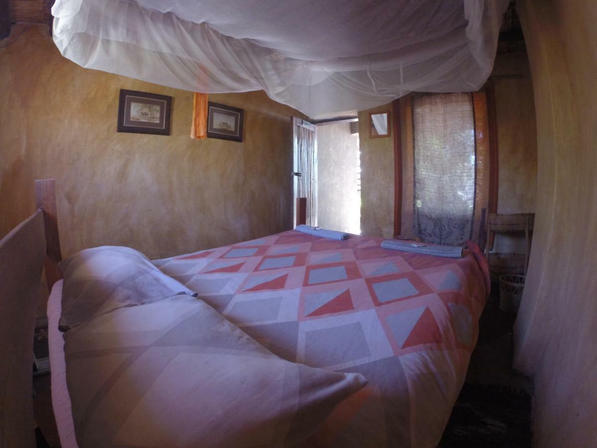 Mufasa Eco Lodge Monkey Bay エクステリア 写真