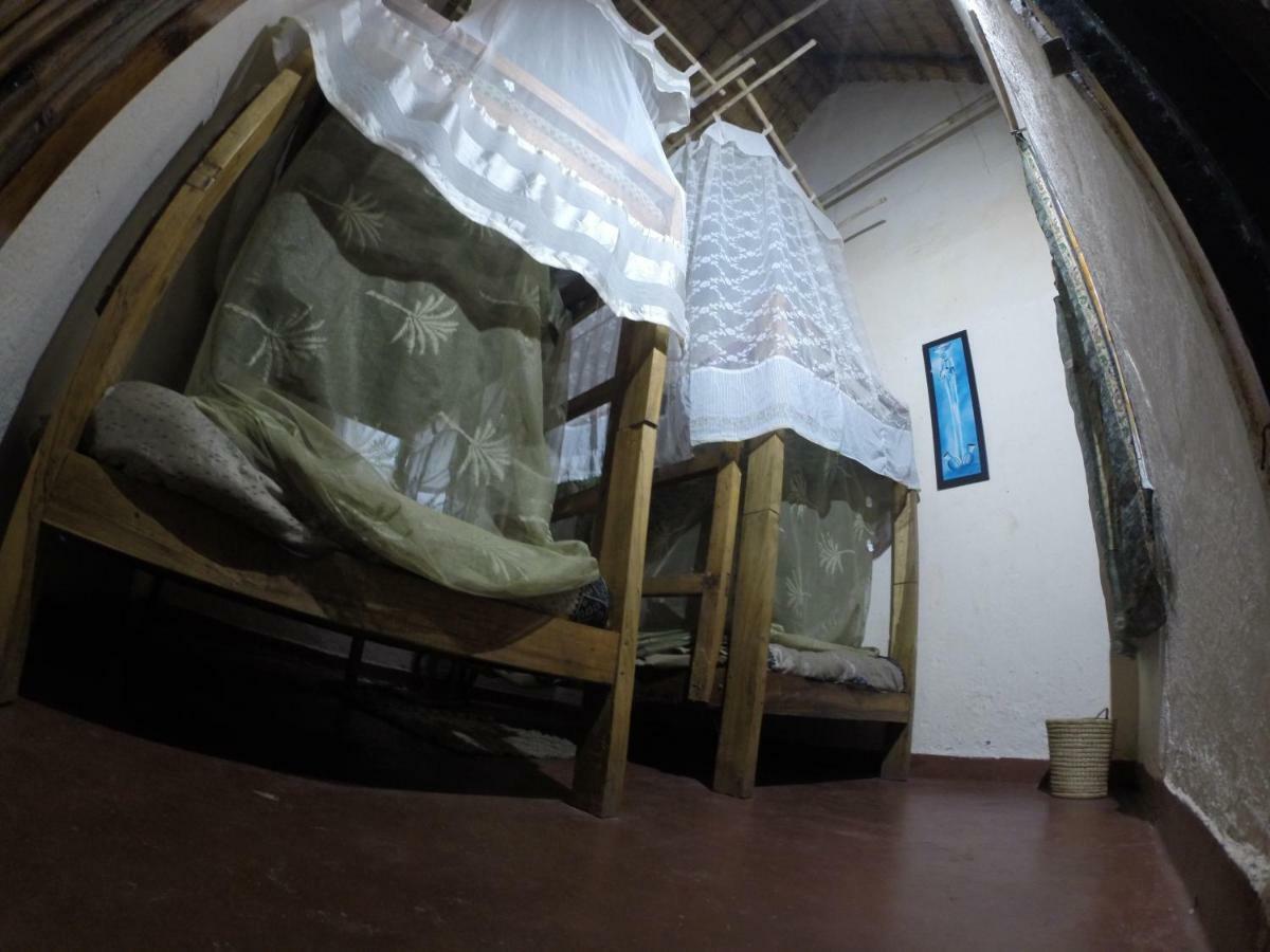 Mufasa Eco Lodge Monkey Bay エクステリア 写真